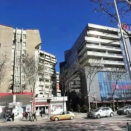 Nice Apartament In The City Center Tirana Exterior photo