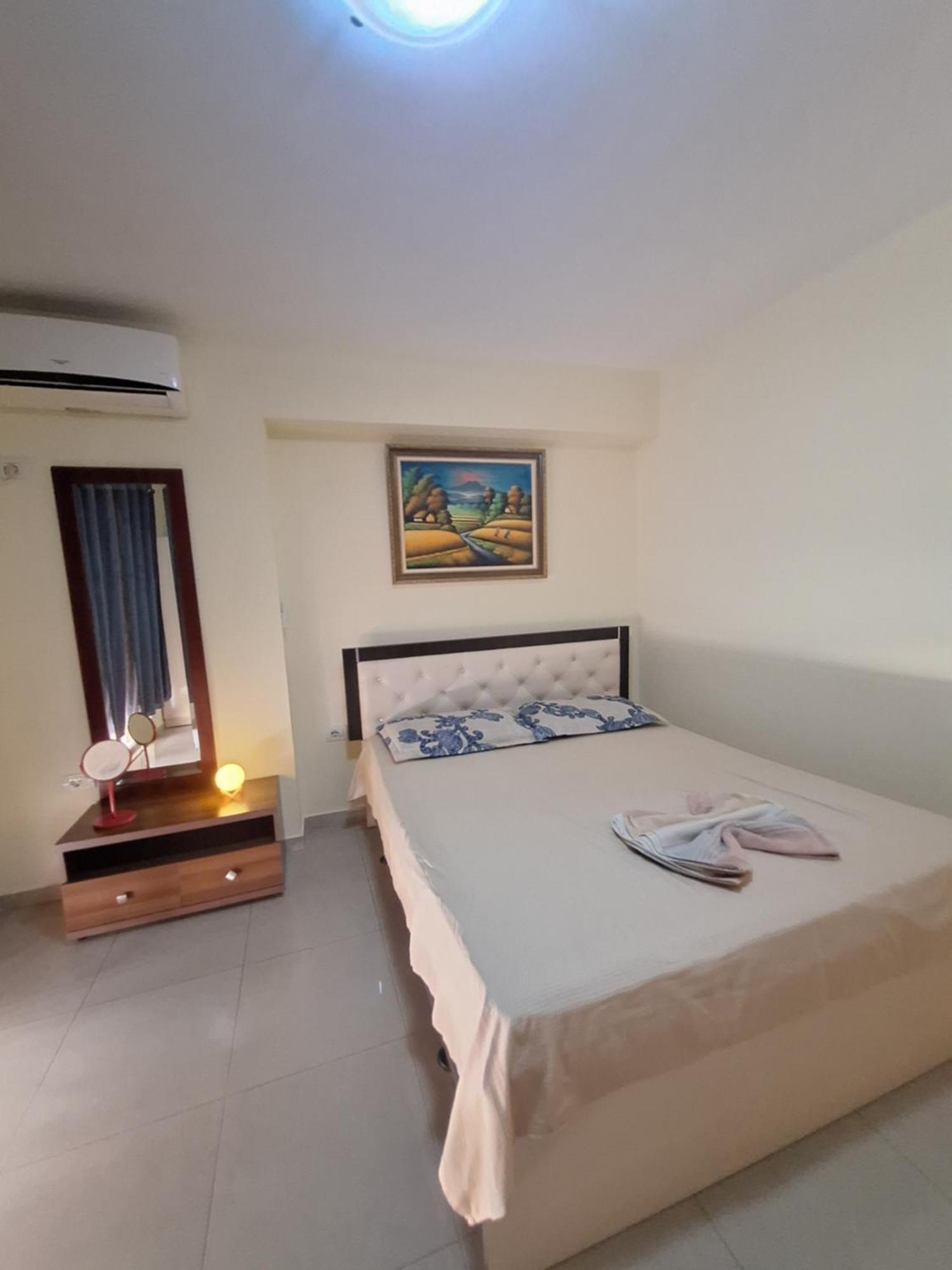 In The Center Apartamento Tirana